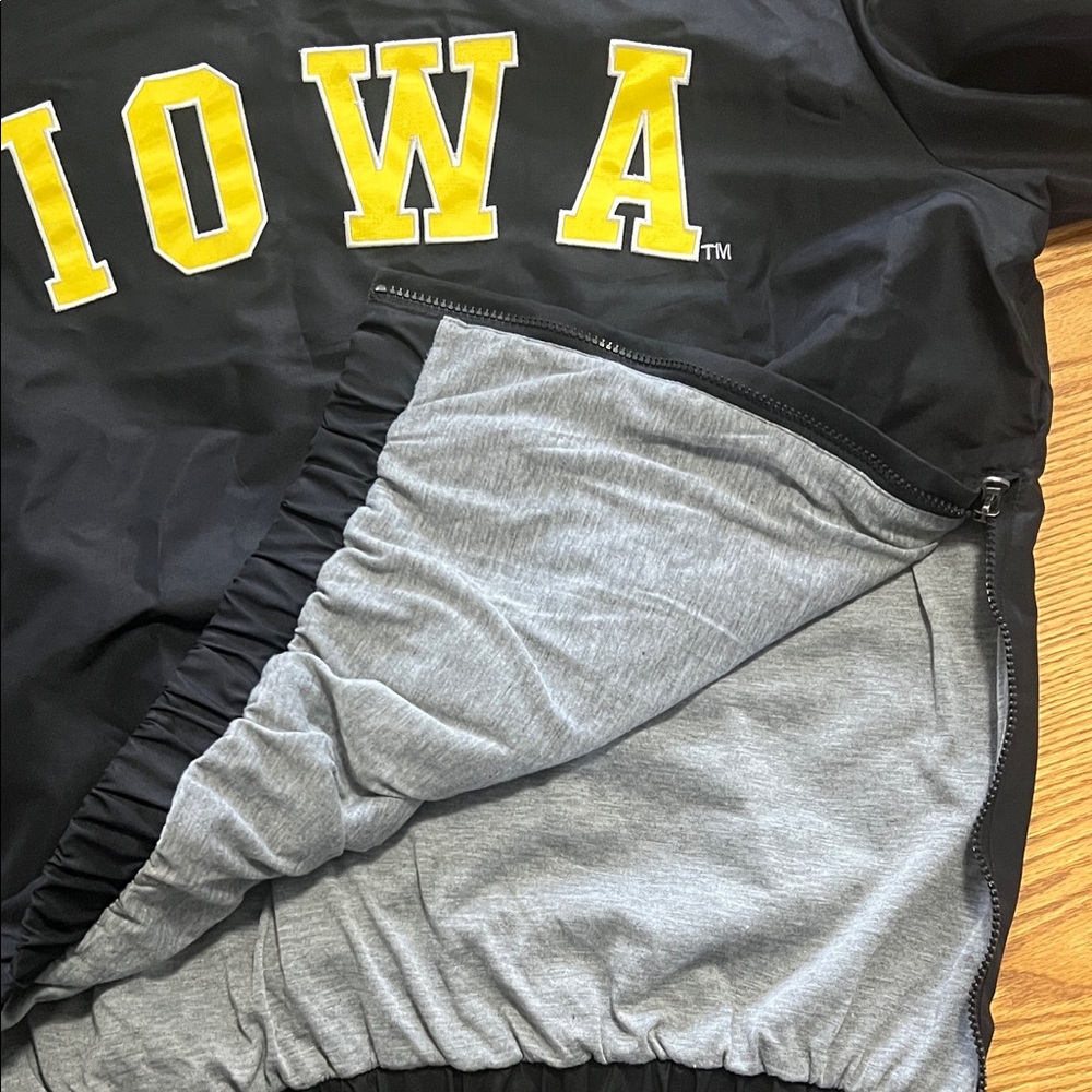 Iowa Black Jacket - Picture 4 of 6